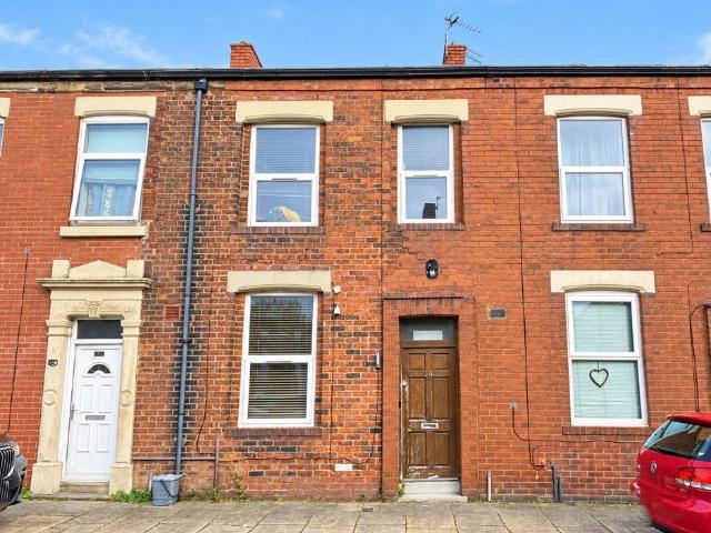 5 bedroom terraced house for sale