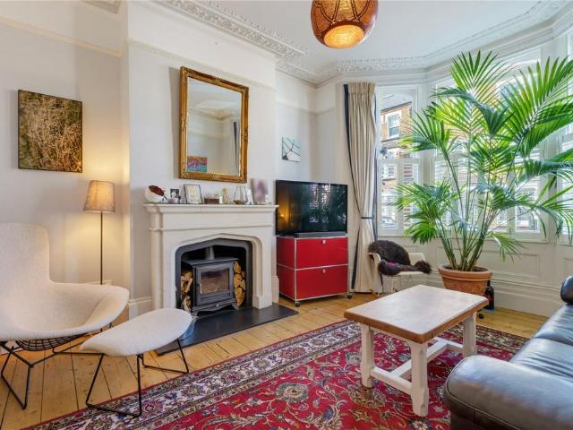 5 bedroom terraced house for sale