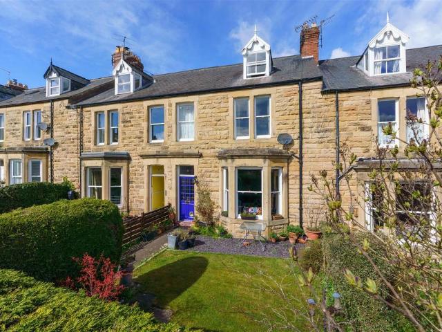 5 bedroom terraced house for sale