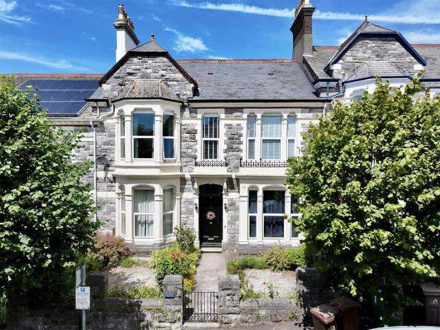 5 bedroom terraced house for sale