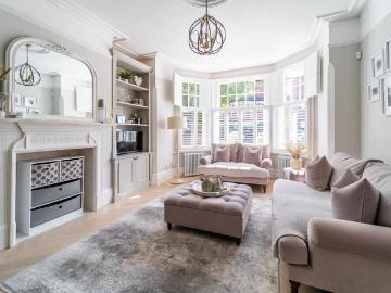 5 bedroom terraced house for sale