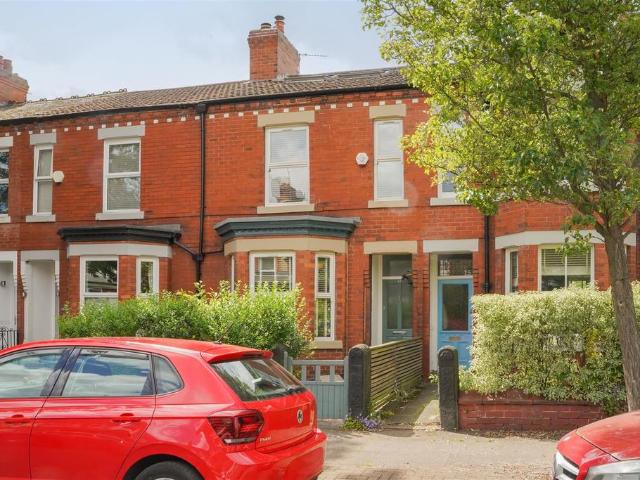 5 bedroom terraced house for sale