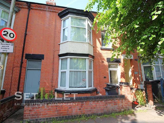 5 bedroom terraced house for sale