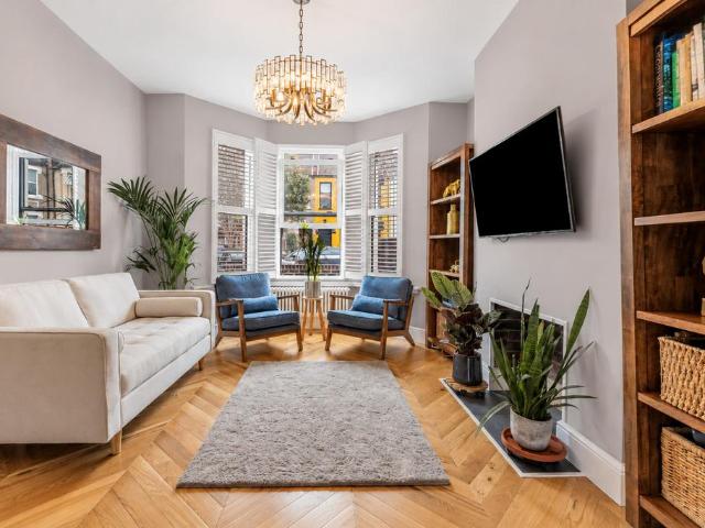 5 bedroom terraced house for sale