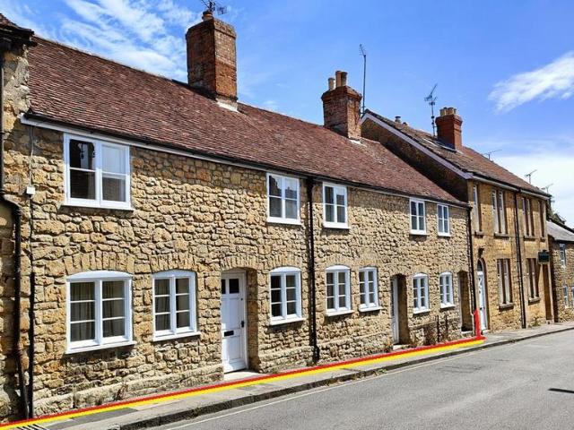 5 bedroom terraced house for sale