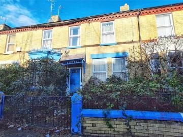 5 bedroom terraced house for sale