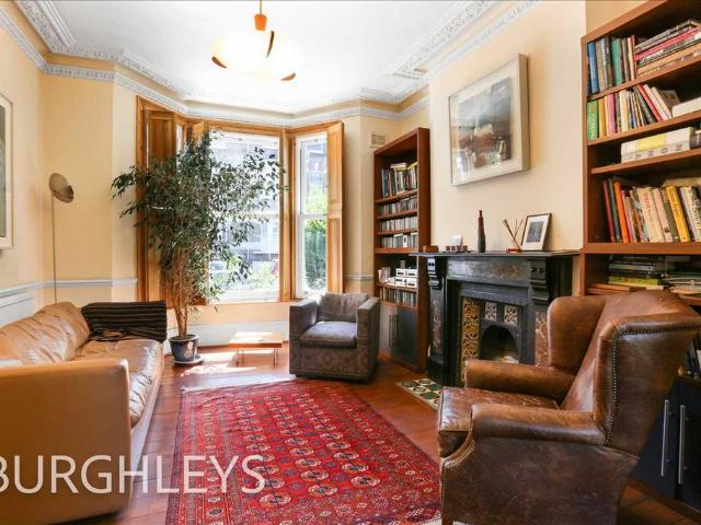 5 bedroom terraced house for sale