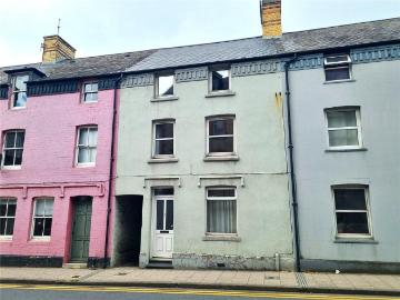 5 bedroom terraced house for sale