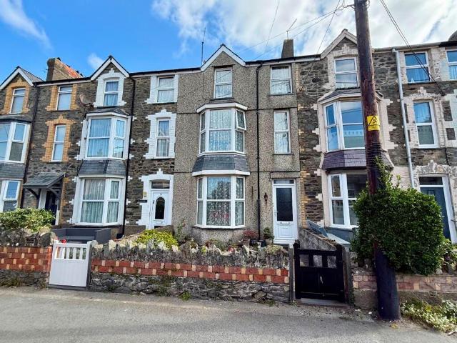 5 bedroom terraced house for sale