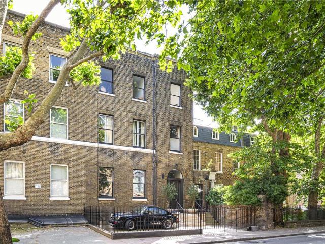 5 bedroom terraced house for sale