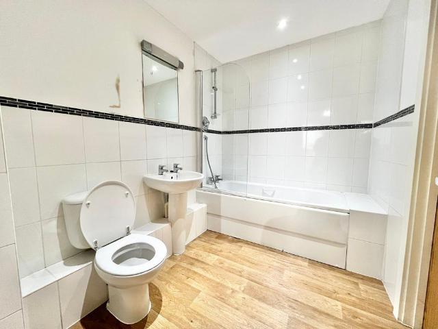 5 bedroom terraced house for sale