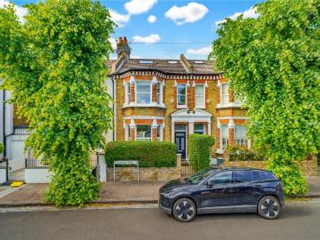 5 bedroom terraced house for sale
