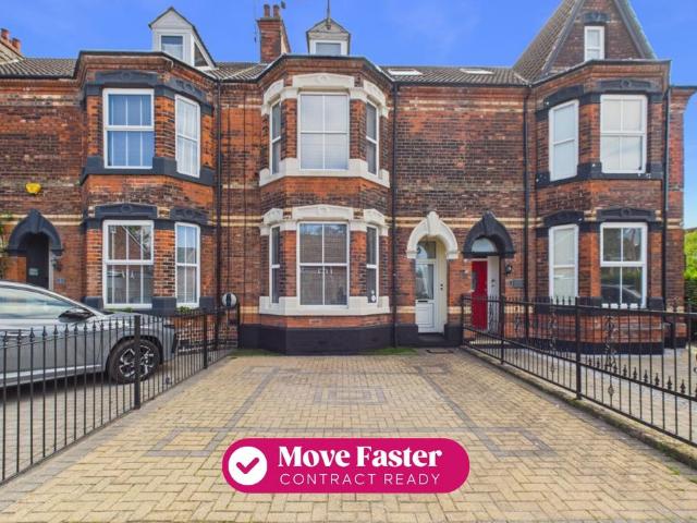 5 bedroom terraced house for sale