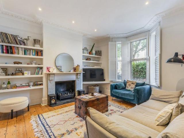 5 bedroom terraced house for sale
