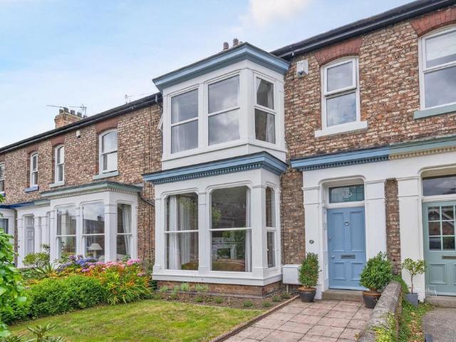 5 bedroom terraced house for sale