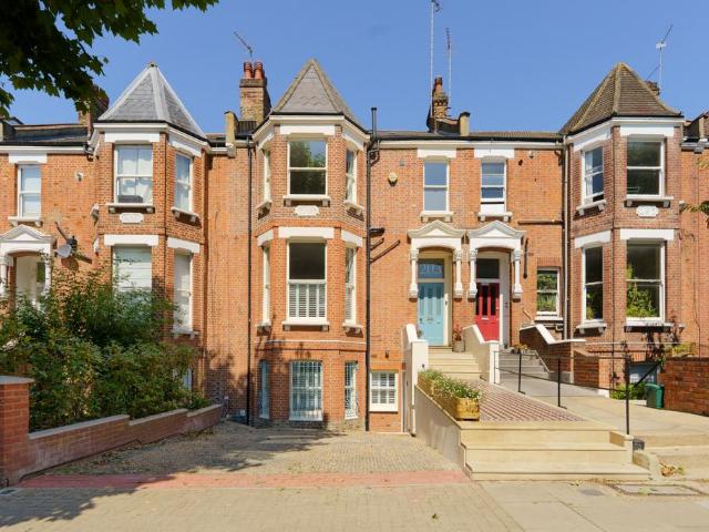 5 bedroom terraced house for sale