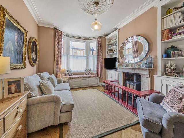 5 bedroom terraced house for sale