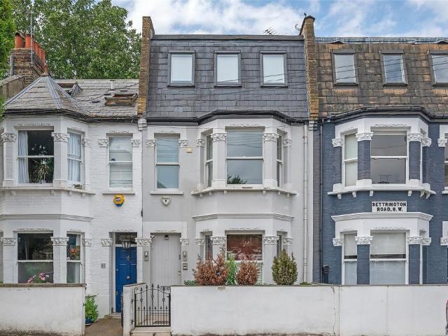5 bedroom terraced house for sale