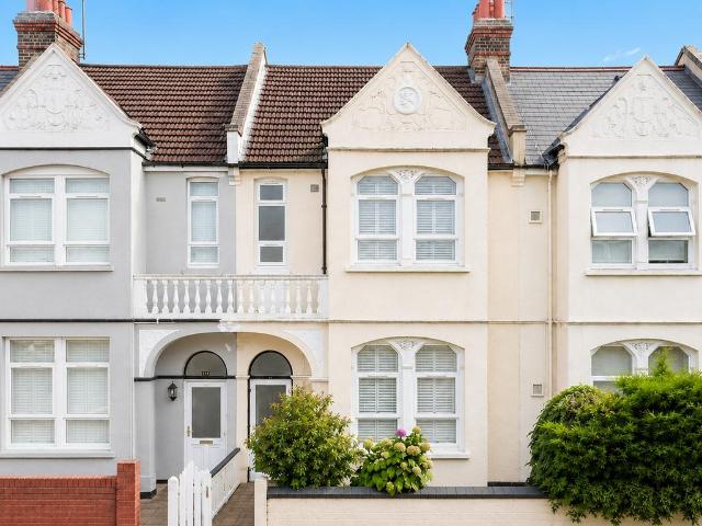 5 bedroom terraced house for sale