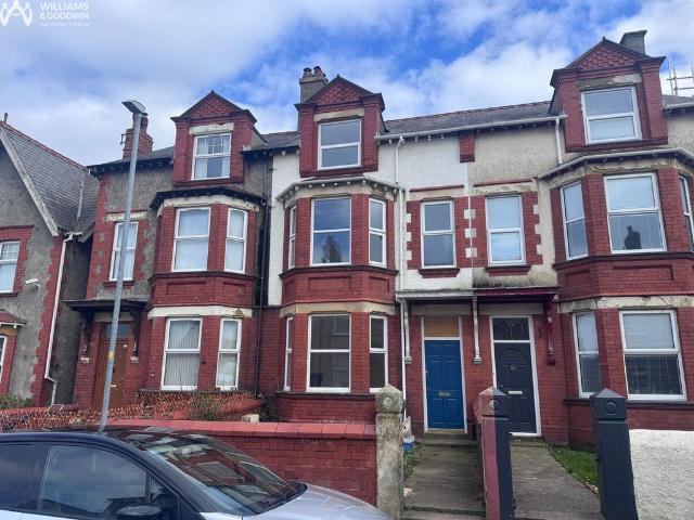 5 bedroom terraced house for sale