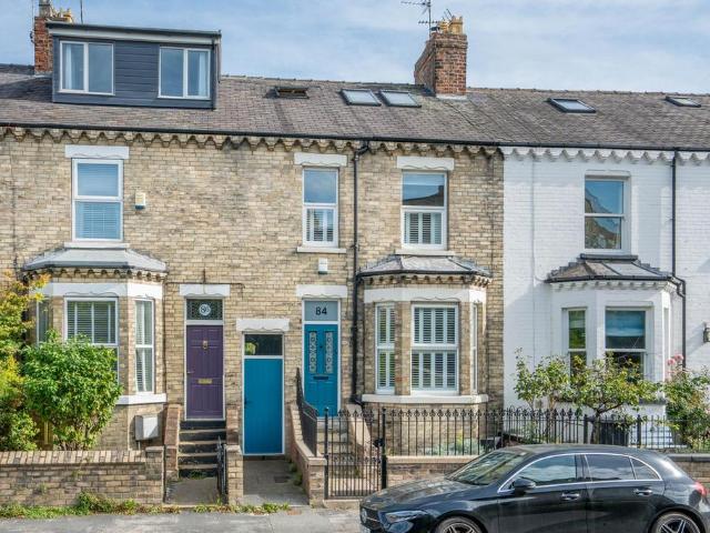 5 bedroom terraced house for sale
