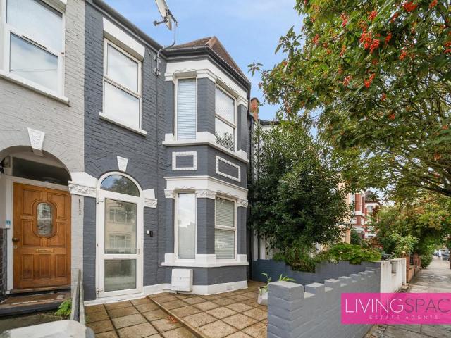 5 bedroom terraced house for sale