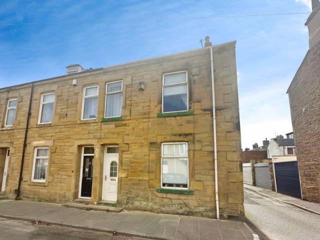 5 bedroom terraced house for sale