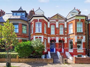 5 bedroom terraced house for sale
