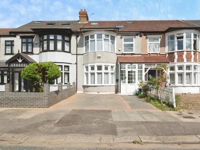 5 bedroom terraced house for sale