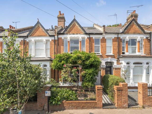 5 bedroom terraced house for sale
