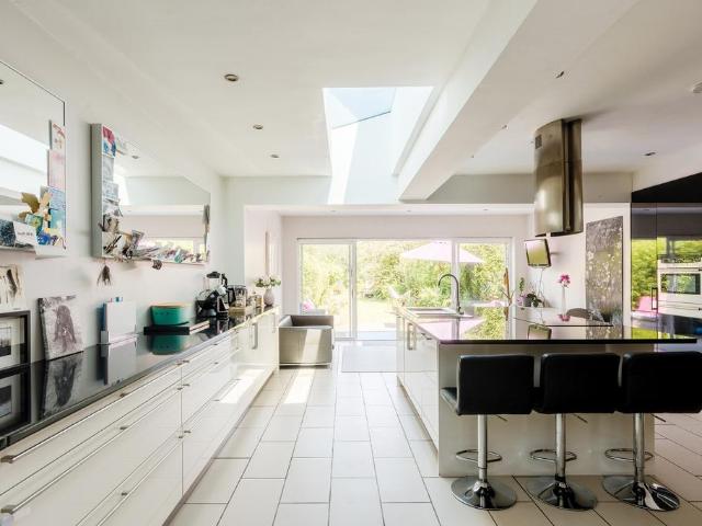 5 bedroom terraced house for sale