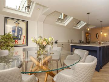 5 bedroom terraced house for sale