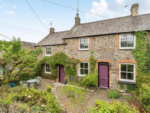 5 bedroom terraced house for sale