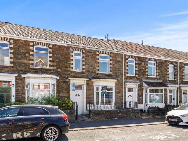 5 bedroom terraced house for sale