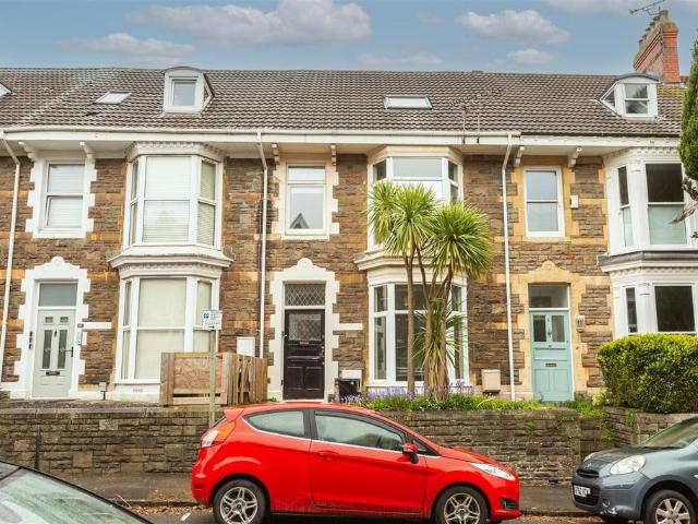 5 bedroom terraced house for sale