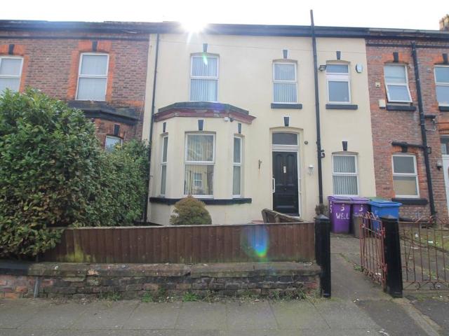 5 bedroom terraced house for sale