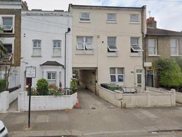 6 bedroom terraced house for sale