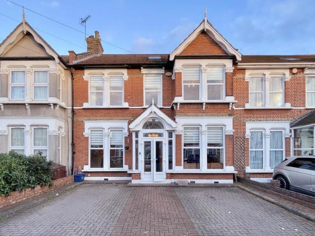 5 bedroom terraced house for sale