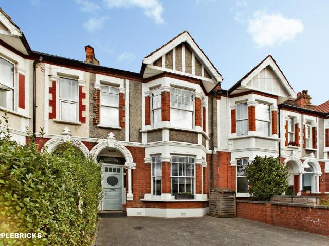 5 bedroom terraced house for sale