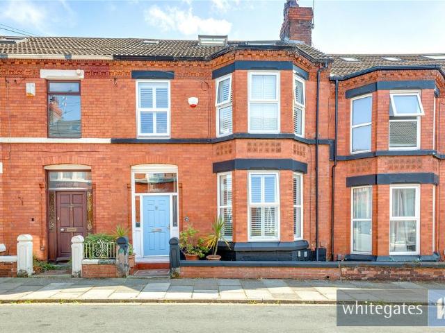 5 bedroom terraced house for sale