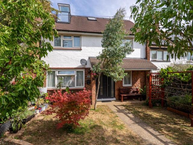 5 bedroom terraced house for sale
