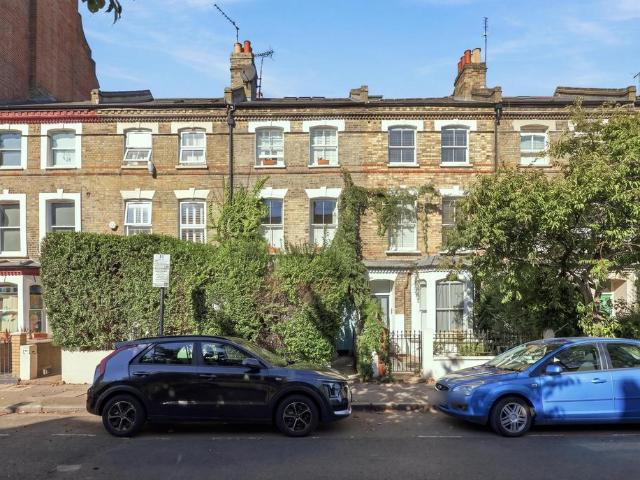 5 bedroom terraced house for sale