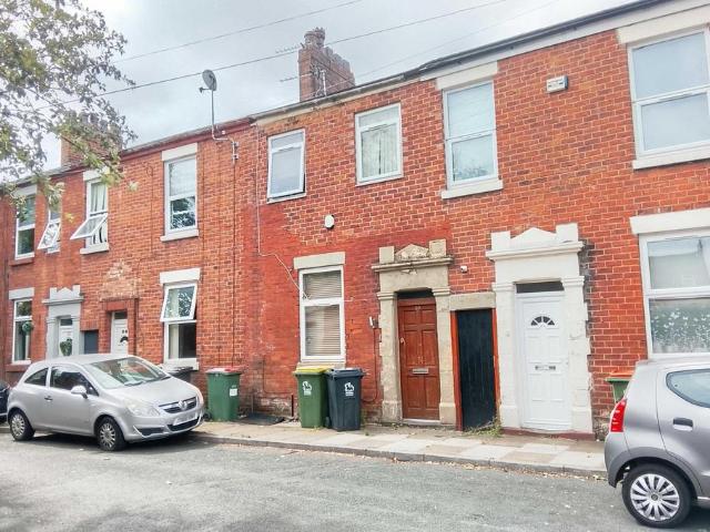 5 bedroom terraced house for sale
