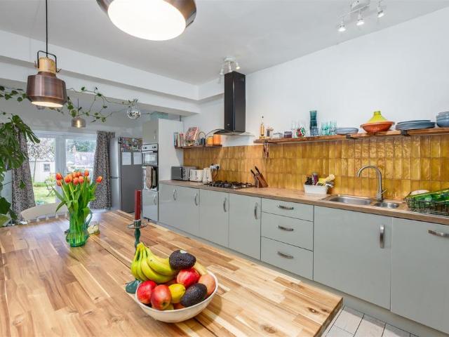 5 bedroom terraced house for sale
