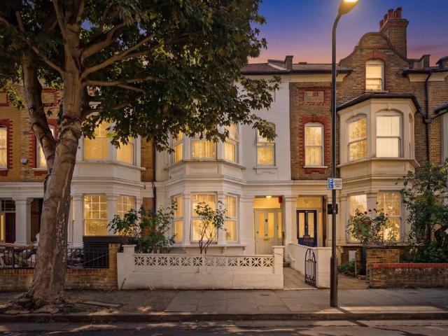 5 bedroom terraced house for sale