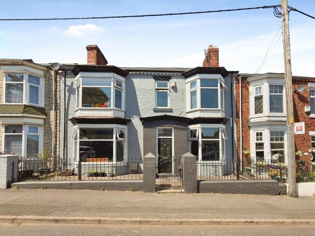 5 bedroom terraced house for sale