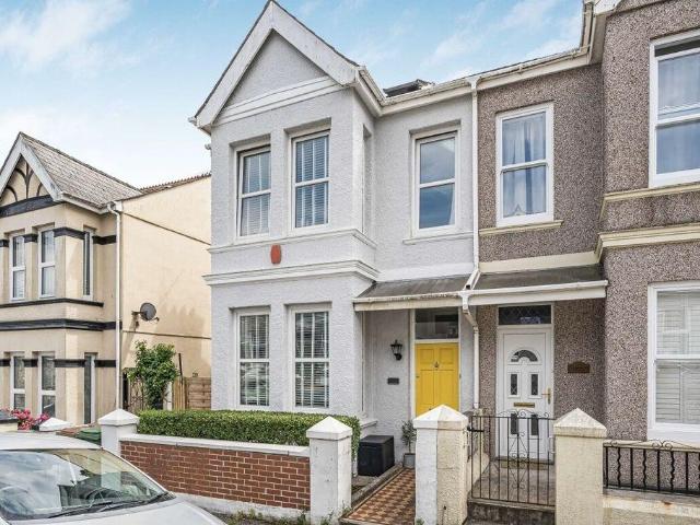 5 bedroom terraced house for sale