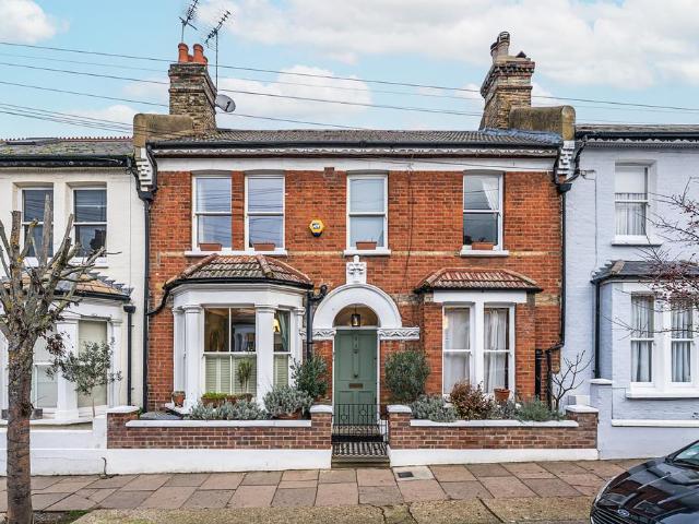 5 bedroom terraced house for sale
