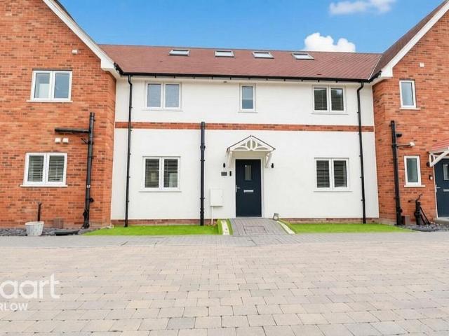 5 bedroom terraced house for sale