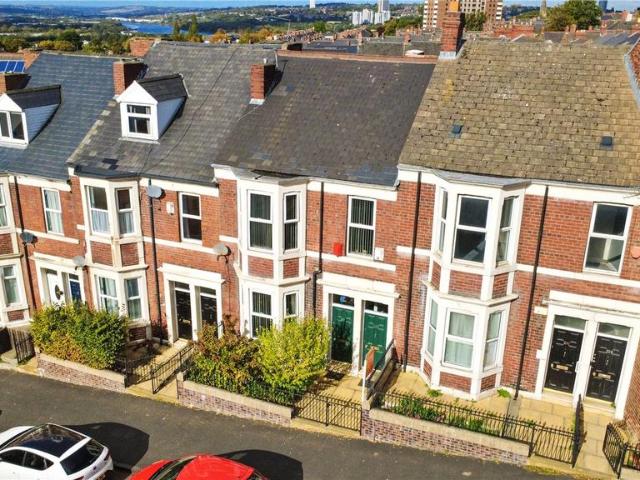 5 bedroom terraced house for sale